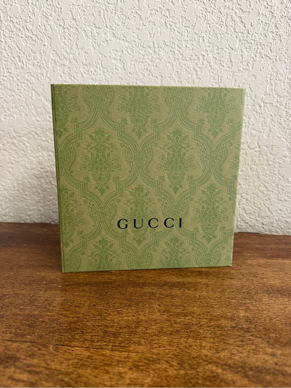 Authentic GUCCI EMPTY Green Gift Box 7.75” x 7.5” x 3” Magnetic top closure